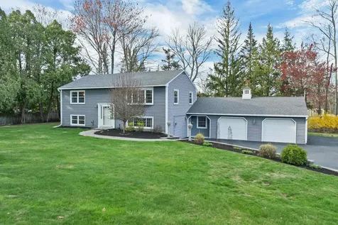 6 Castle Drive Hooksett NH 03106