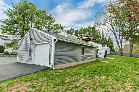 6 Castle Drive Hooksett NH 03106