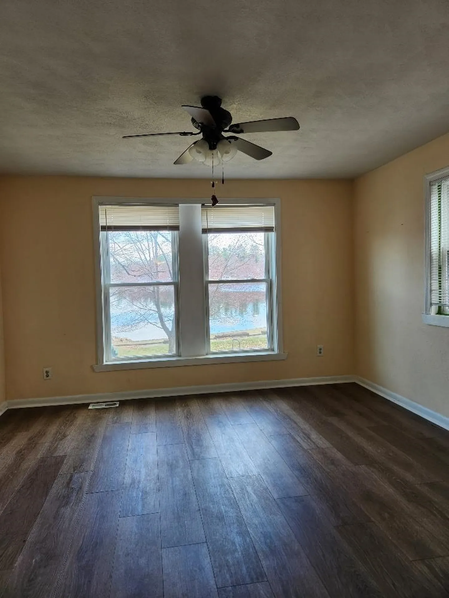 3 Chase Street Derry NH 03038
