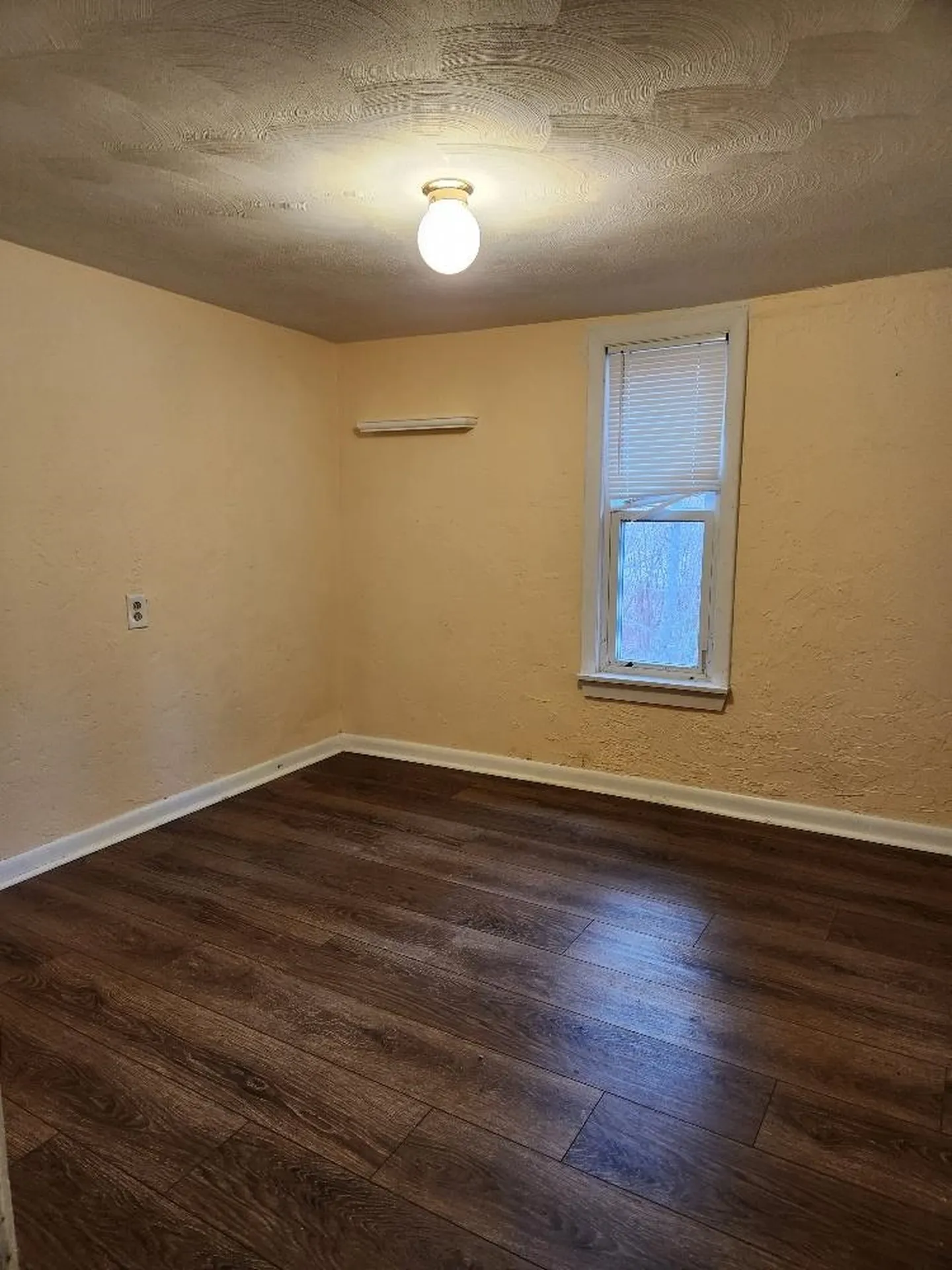 3 Chase Street Derry NH 03038