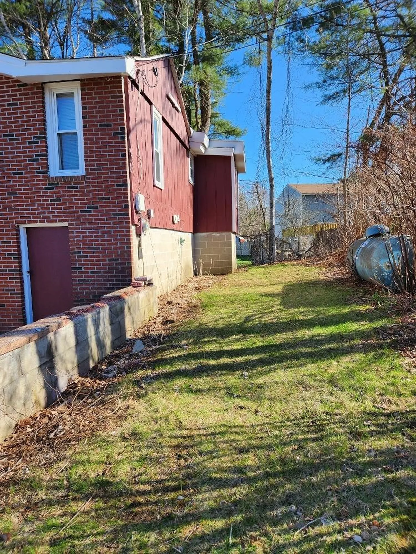 3 Chase Street Derry NH 03038