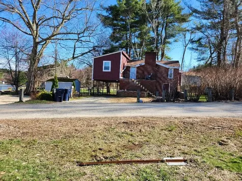 3 Chase Street Derry NH 03038