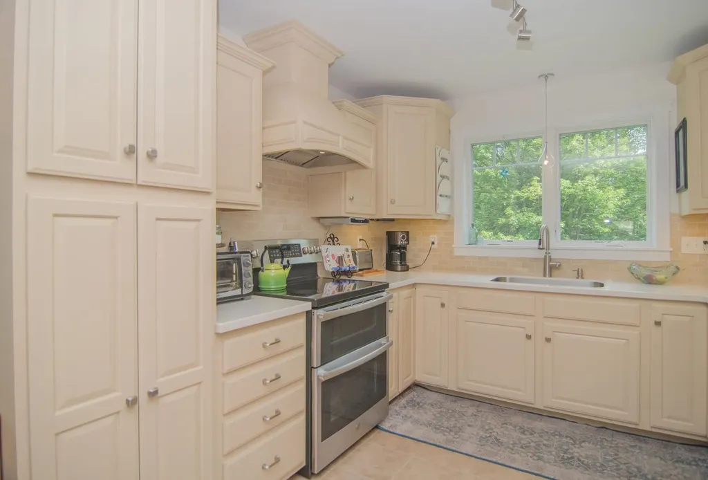 488 Kittredge Road Barton VT 05822