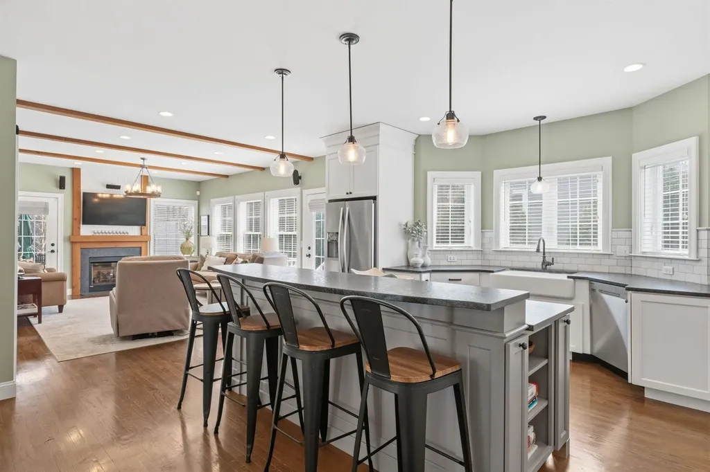 2 Goldenrod Lane Concord NH 03301
