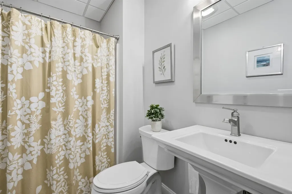 2 Goldenrod Lane Concord NH 03301