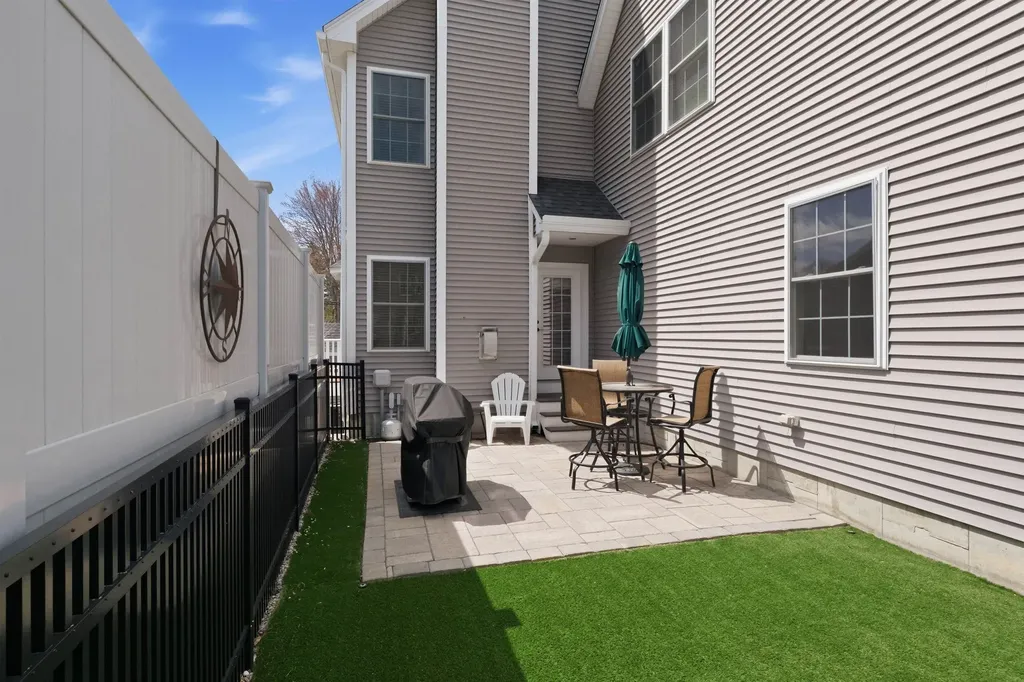 2 Goldenrod Lane Concord NH 03301