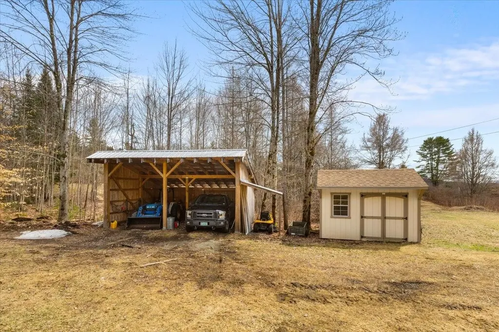 142 King Pond Road Woodbury VT 05650