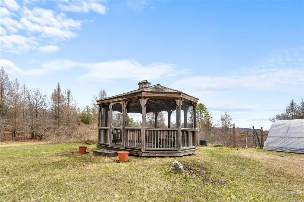 142 King Pond Road Woodbury VT 05650