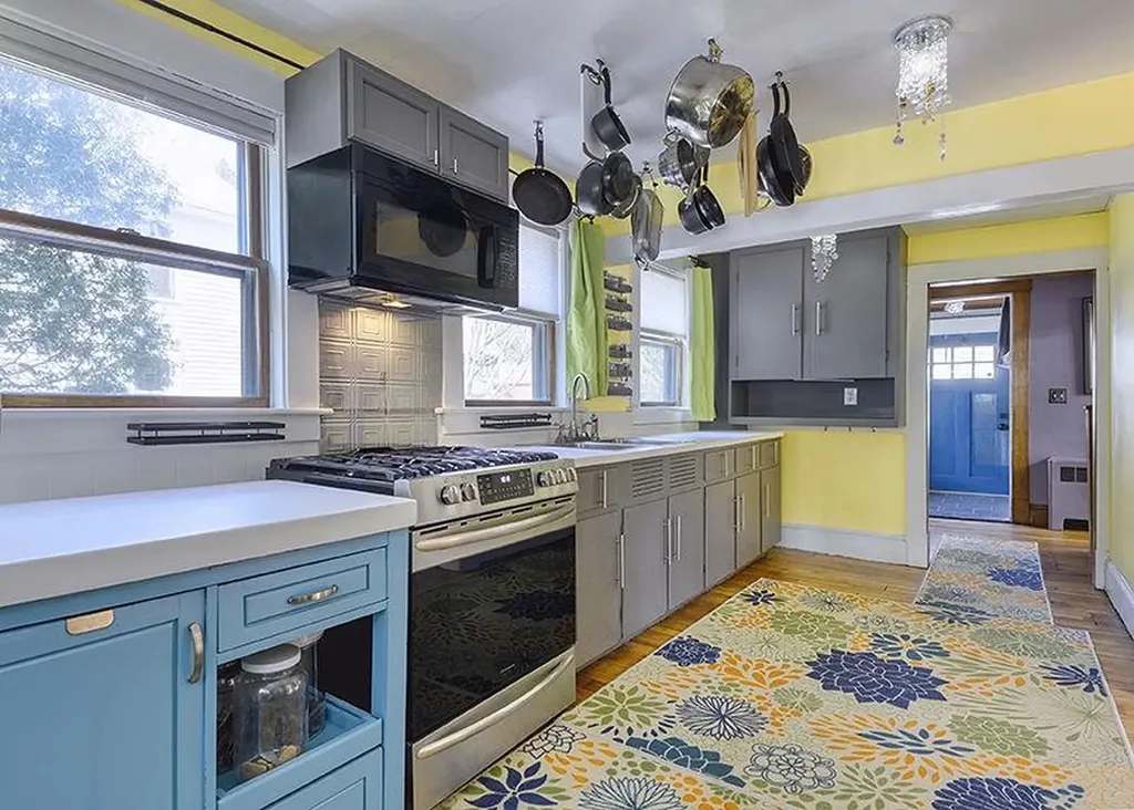 16 Willow Street Brattleboro VT 05301