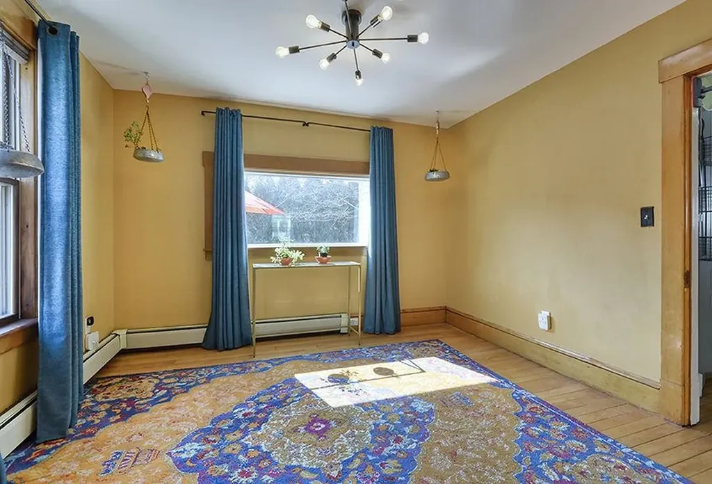 16 Willow Street Brattleboro VT 05301