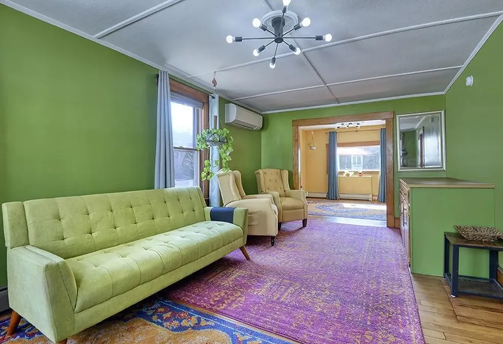 16 Willow Street Brattleboro VT 05301