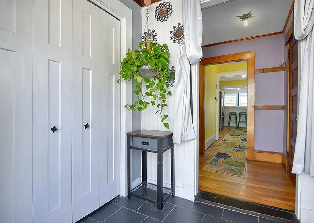 16 Willow Street Brattleboro VT 05301