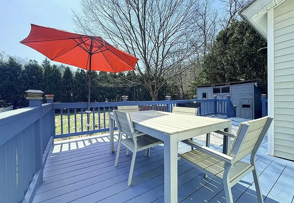 16 Willow Street Brattleboro VT 05301