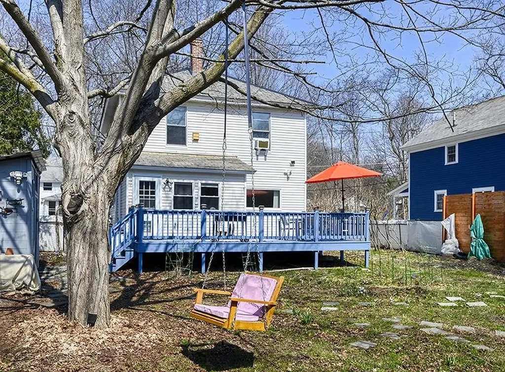 16 Willow Street Brattleboro VT 05301