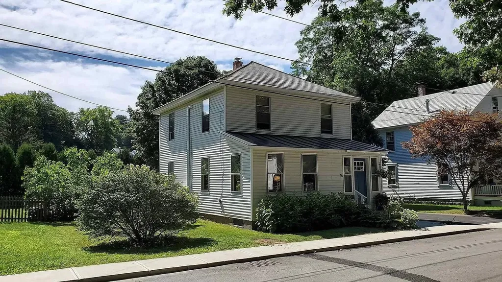 16 Willow Street Brattleboro VT 05301