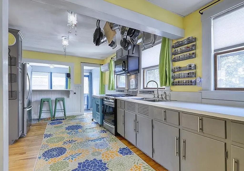 16 Willow Street Brattleboro VT 05301
