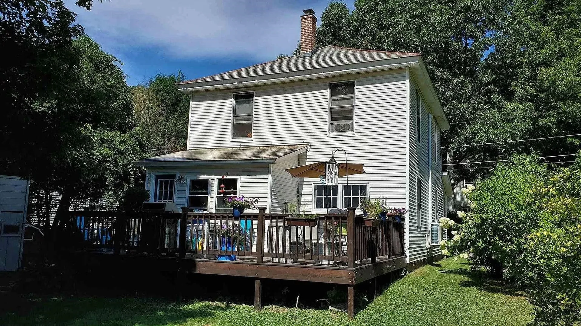 16 Willow Street Brattleboro VT 05301