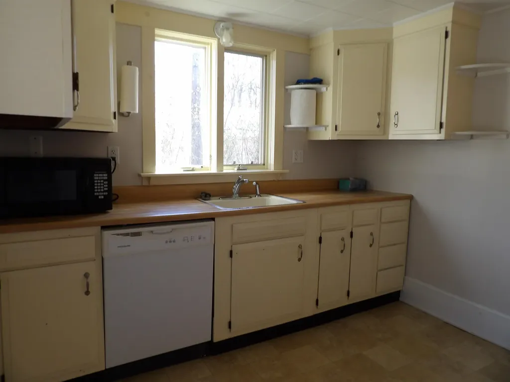 43 Middle Road Clarendon VT 05759