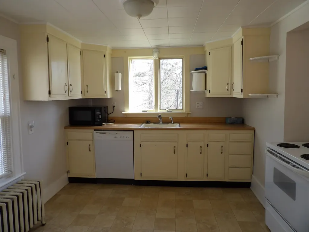 43 Middle Road Clarendon VT 05759