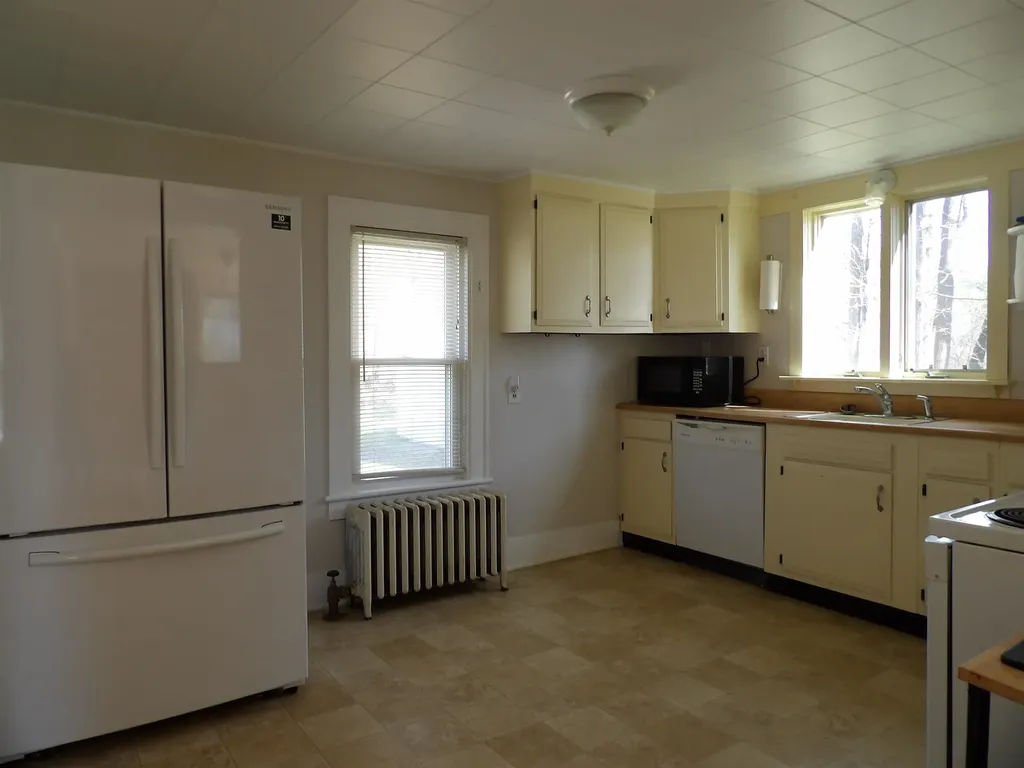 43 Middle Road Clarendon VT 05759