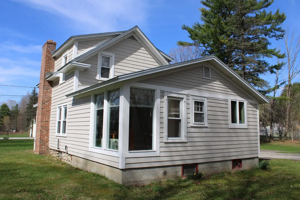 43 Middle Road Clarendon VT 05759