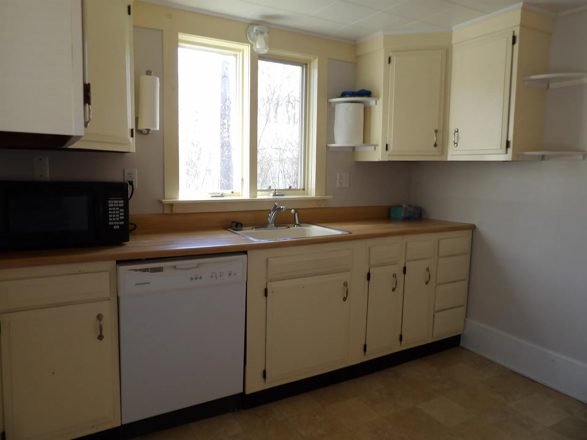 43 Middle Road Clarendon VT 05759