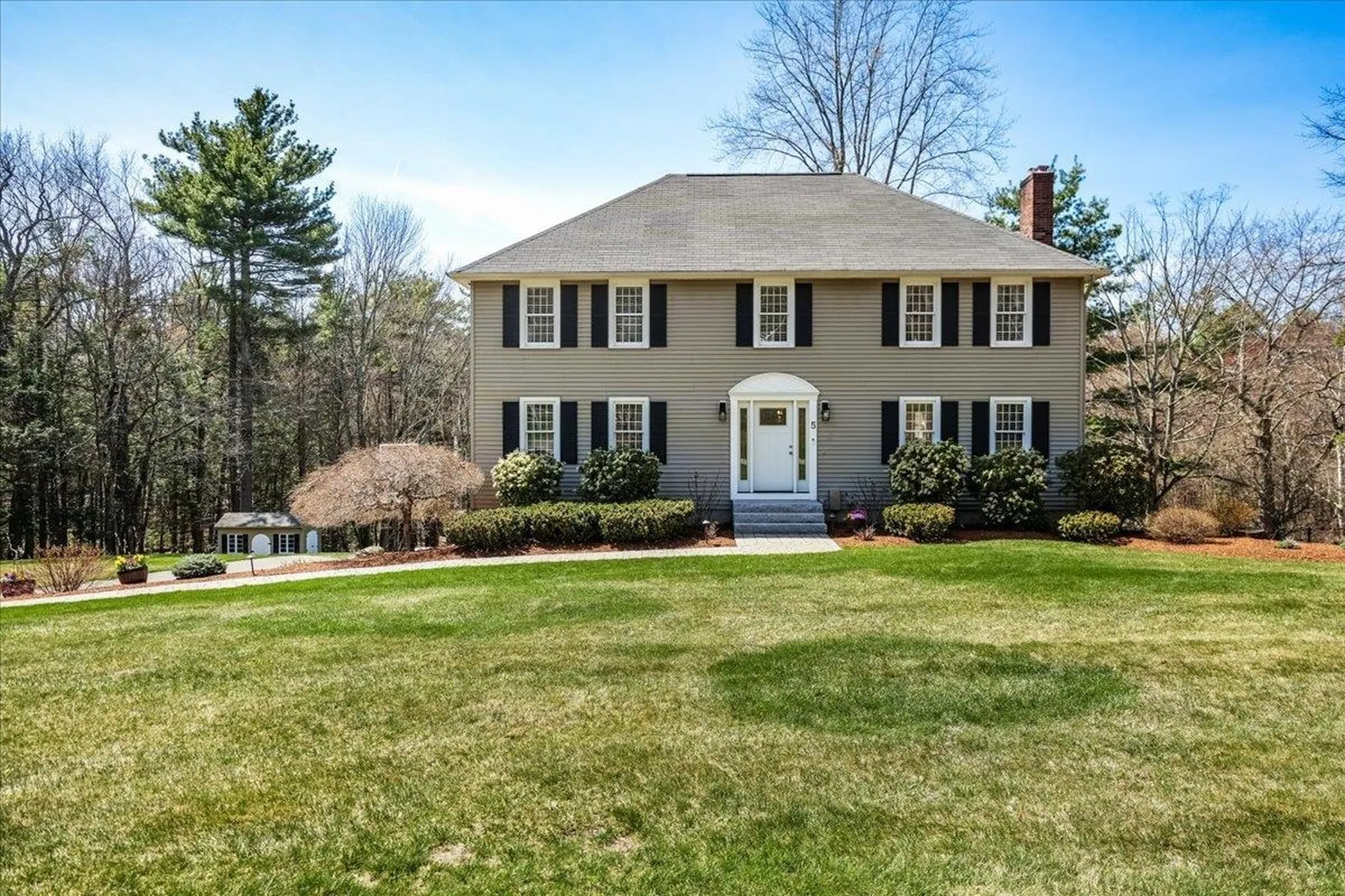 5 Nutfield Drive Londonderry NH 03053
