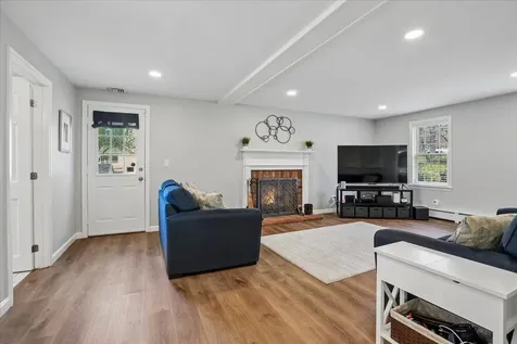 5 Nutfield Drive Londonderry NH 03053