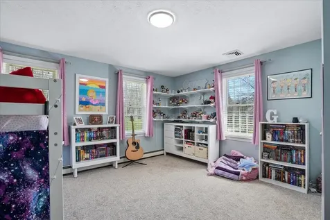 5 Nutfield Drive Londonderry NH 03053