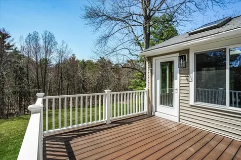 5 Nutfield Drive Londonderry NH 03053