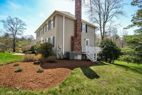 5 Nutfield Drive Londonderry NH 03053