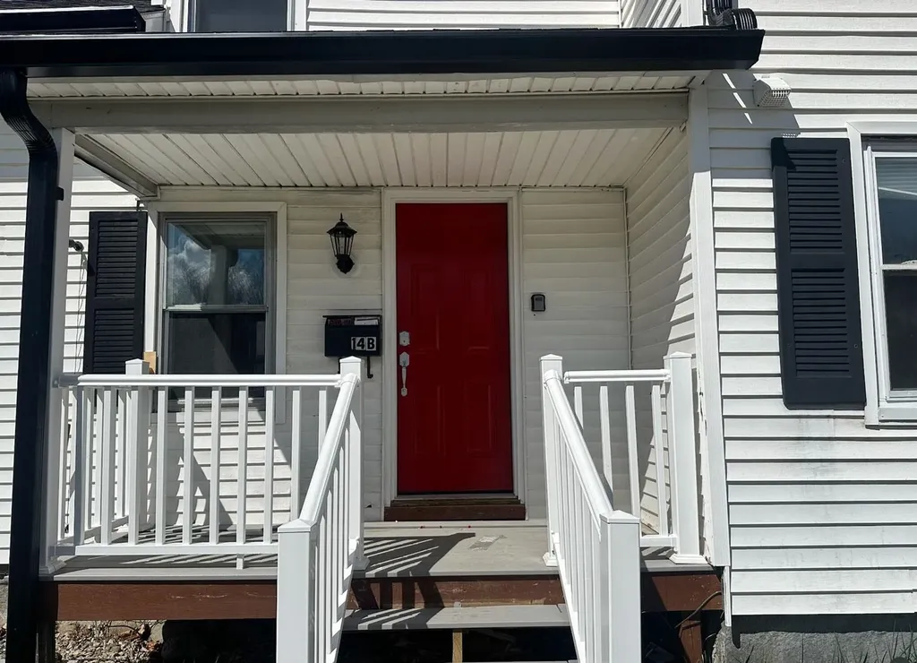 14 B Winter Street Plymouth NH 03264