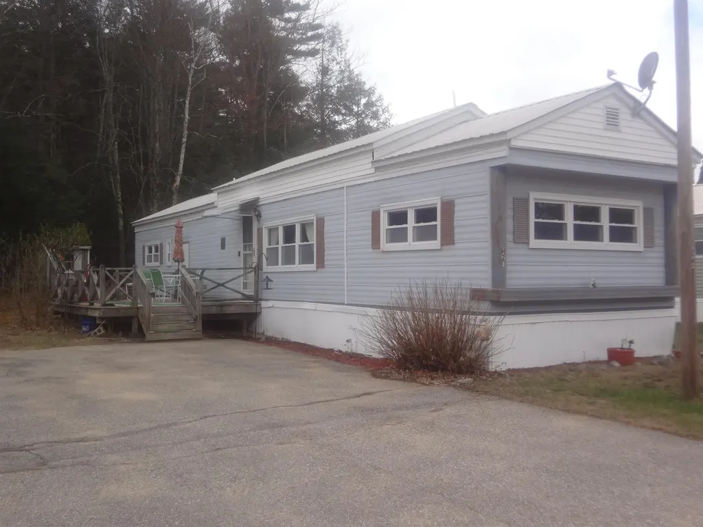 303 Old Lakeshore Road Gilford NH 03249