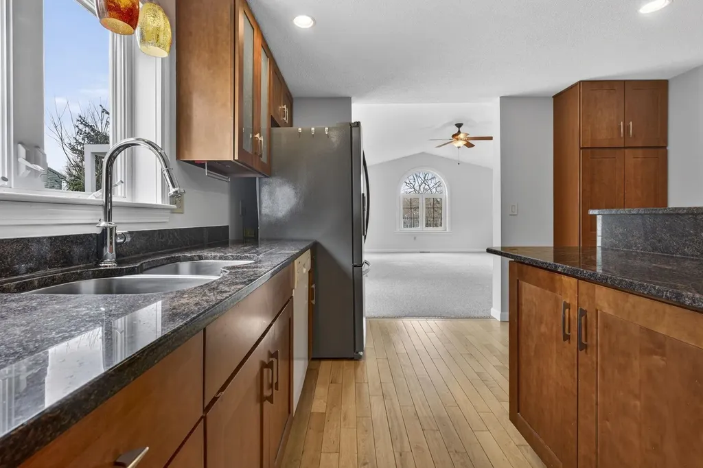 2 Windsor Drive Litchfield NH 03052