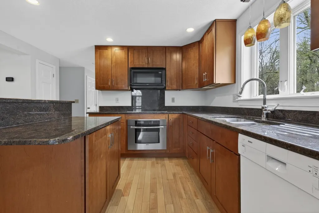 2 Windsor Drive Litchfield NH 03052