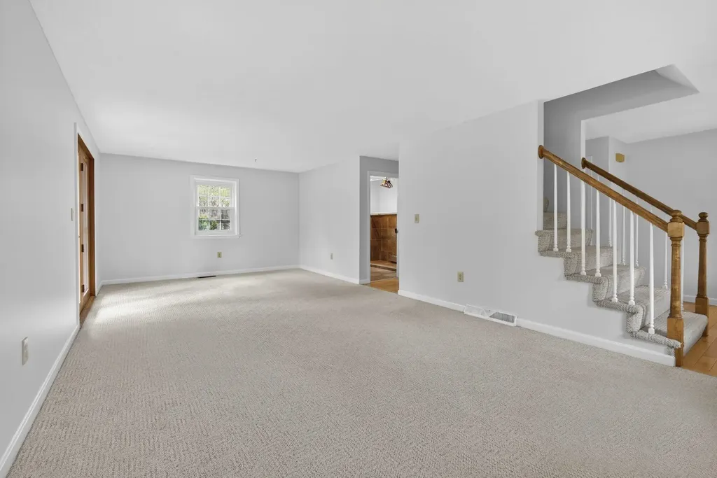 2 Windsor Drive Litchfield NH 03052