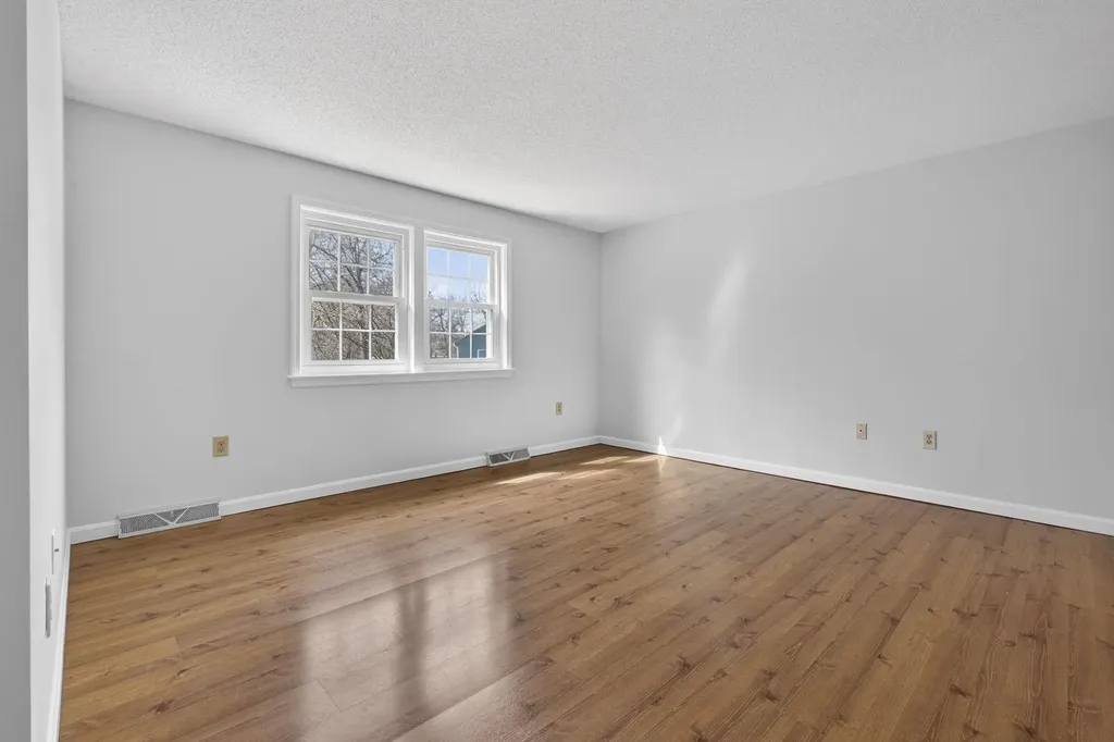 2 Windsor Drive Litchfield NH 03052