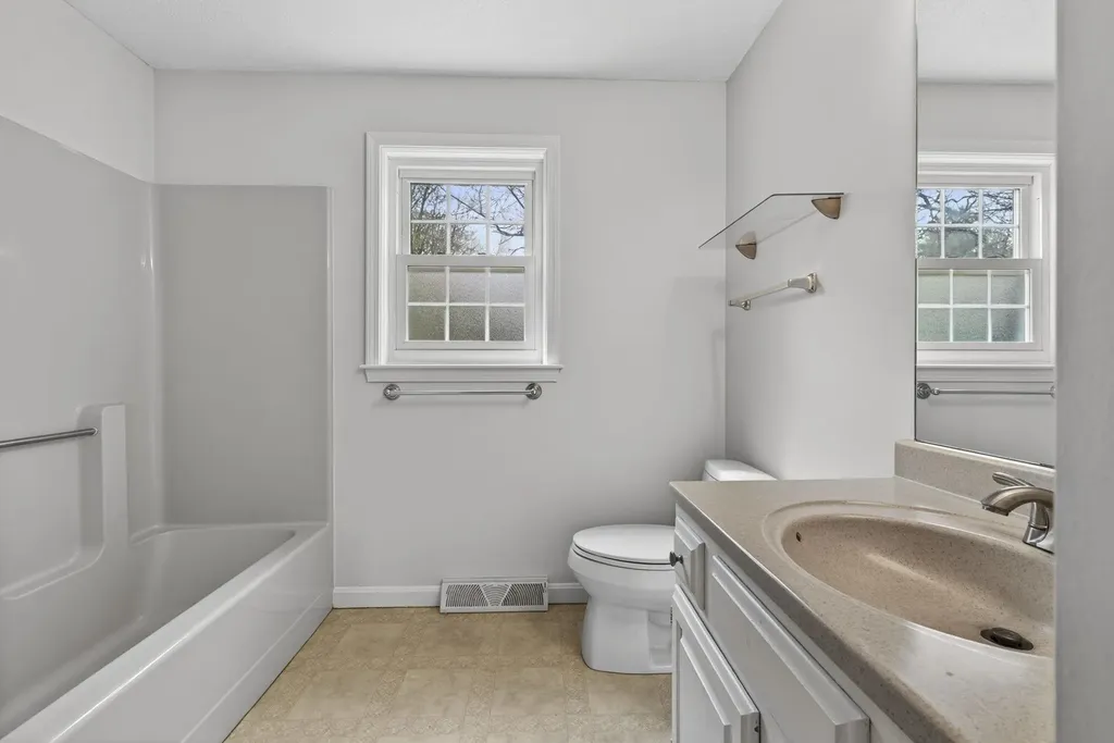 2 Windsor Drive Litchfield NH 03052