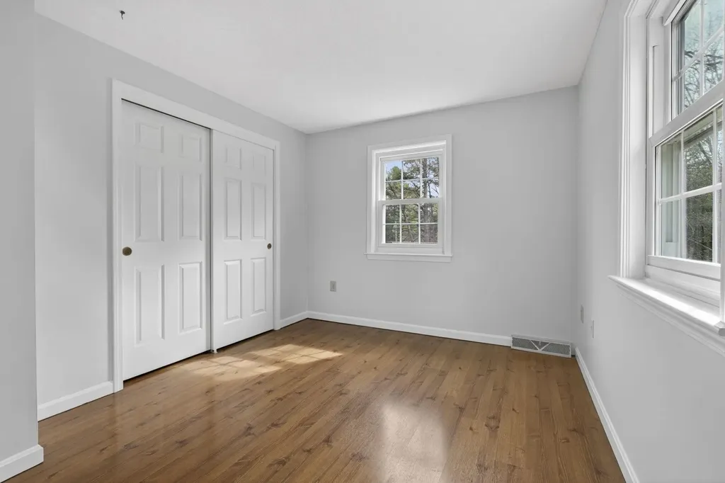2 Windsor Drive Litchfield NH 03052