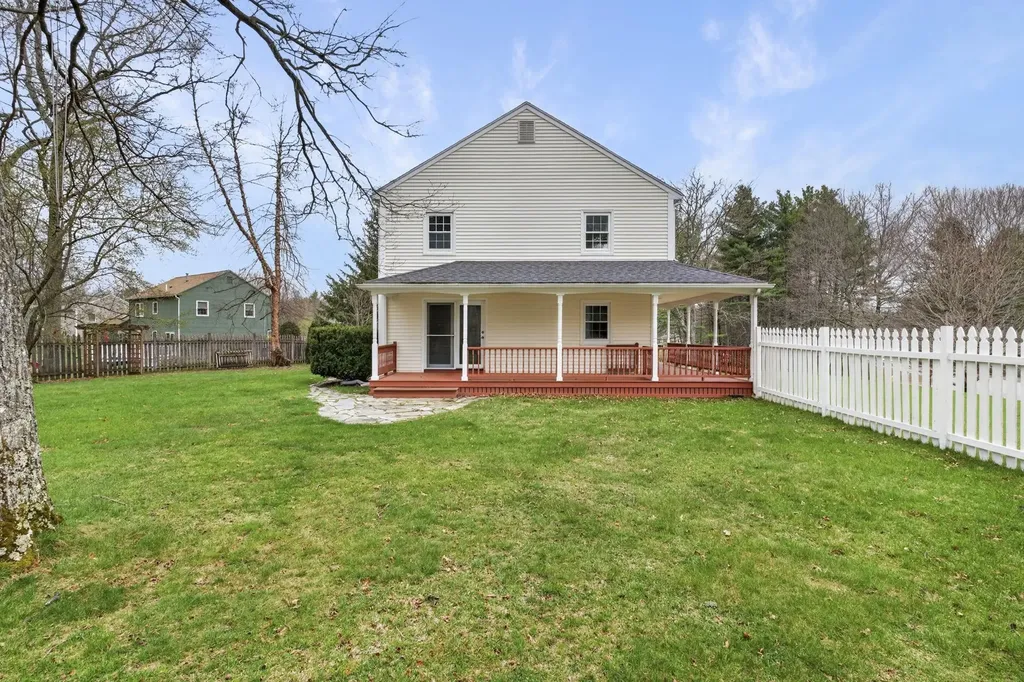 2 Windsor Drive Litchfield NH 03052