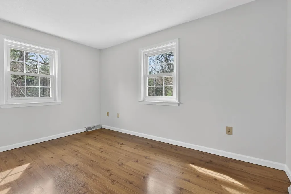 2 Windsor Drive Litchfield NH 03052