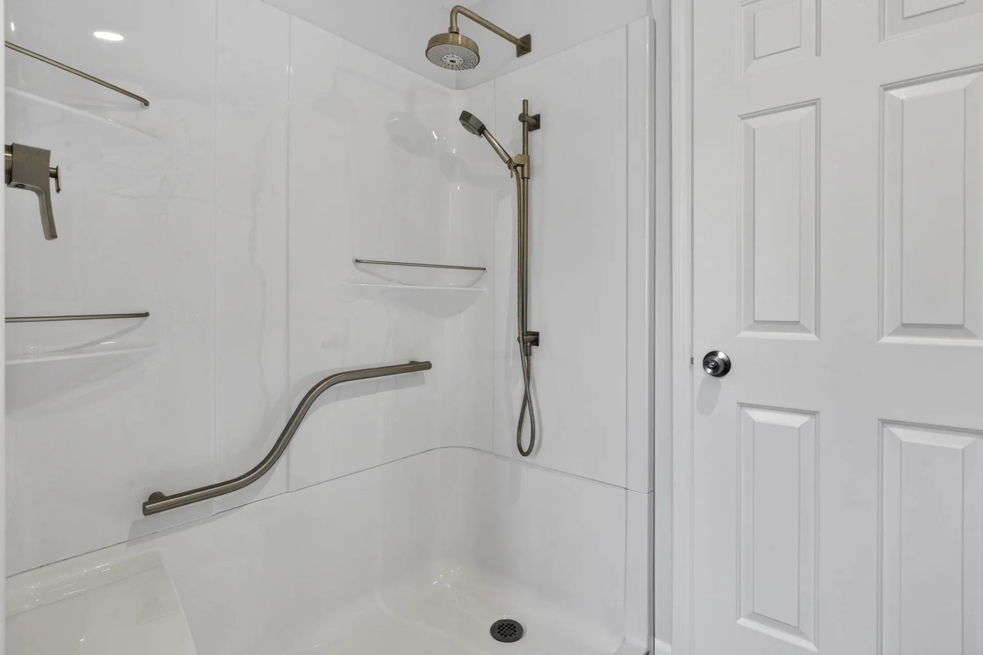 2 Windsor Drive Litchfield NH 03052