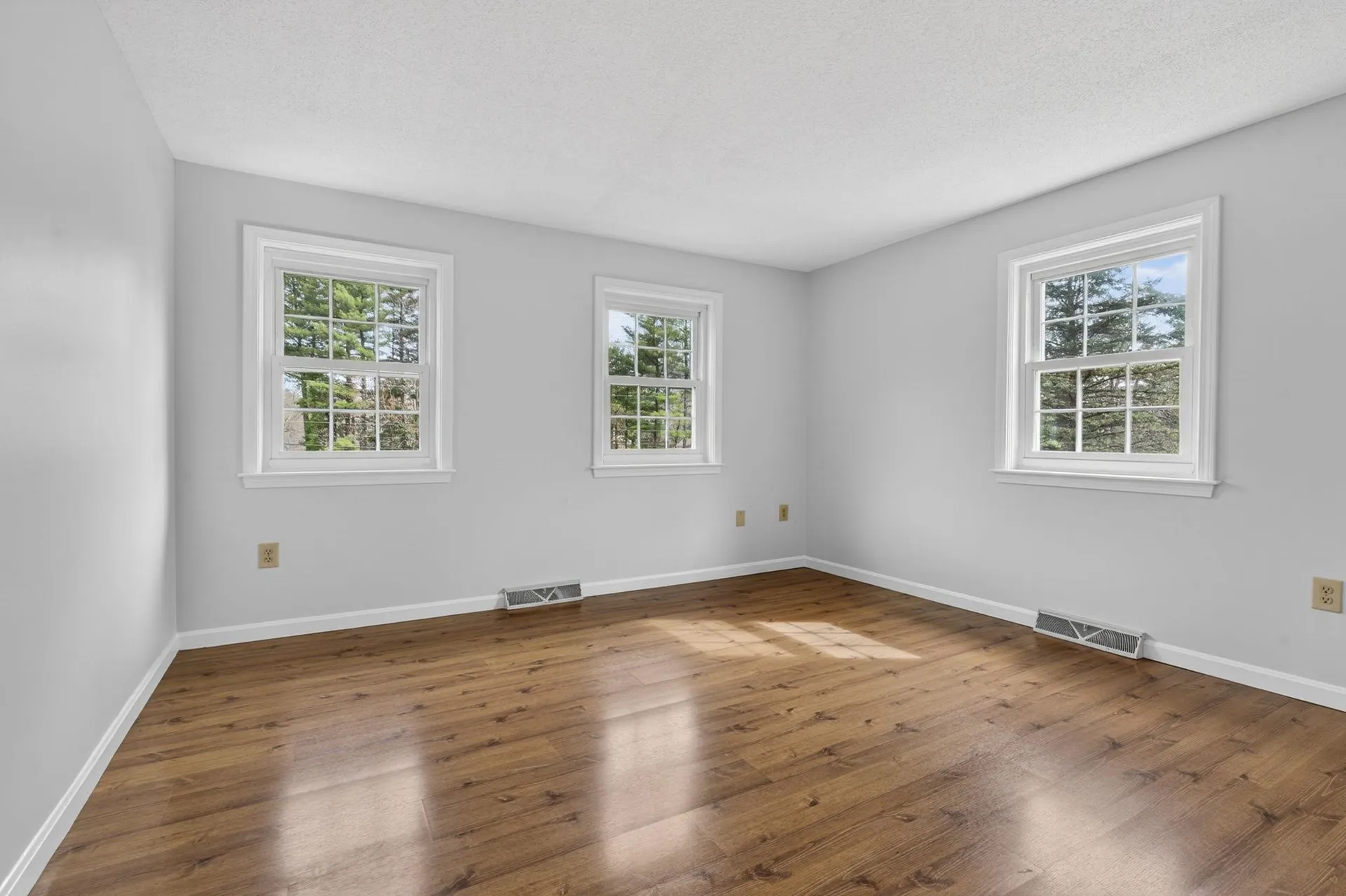 2 Windsor Drive Litchfield NH 03052