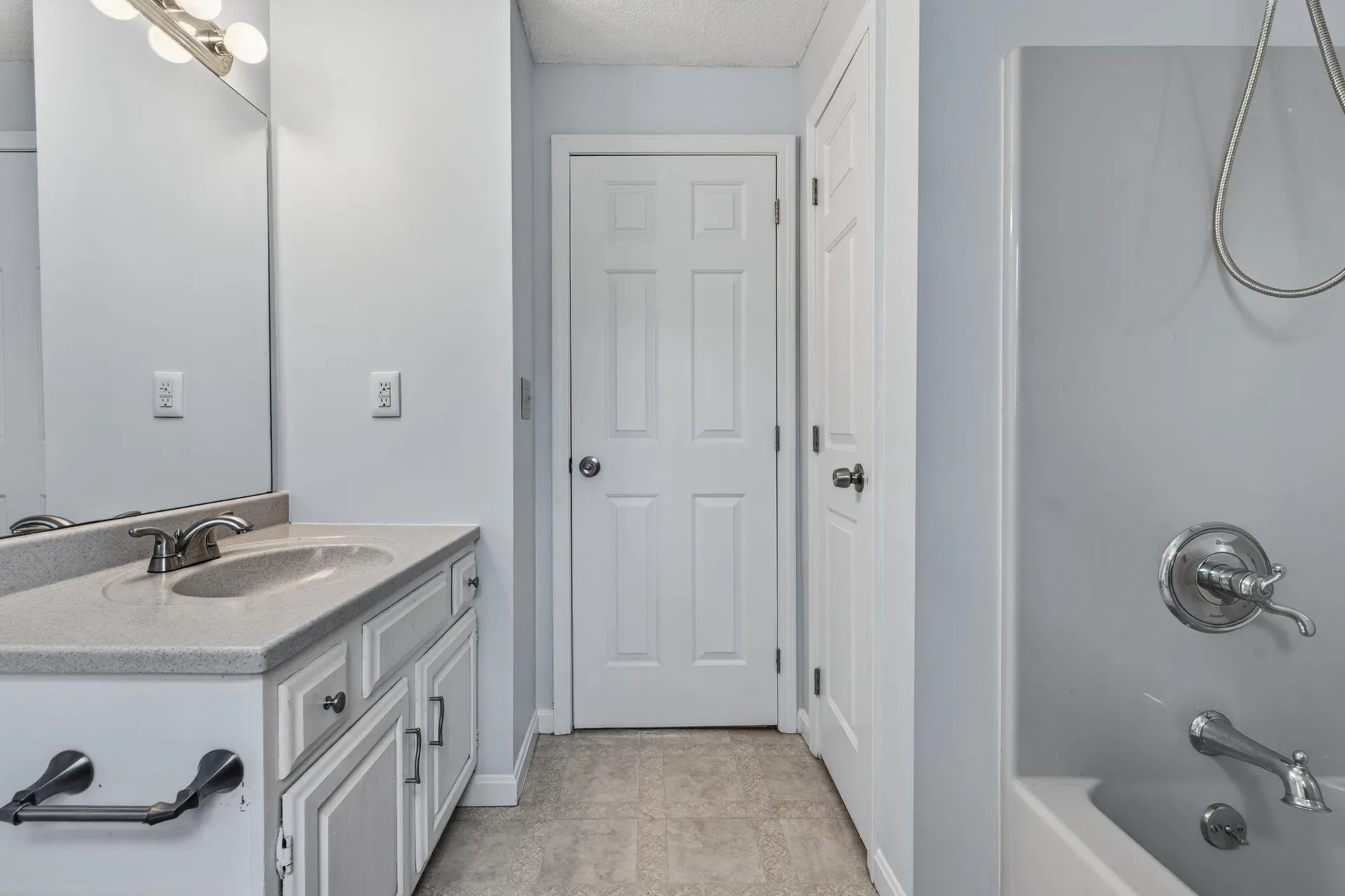 2 Windsor Drive Litchfield NH 03052