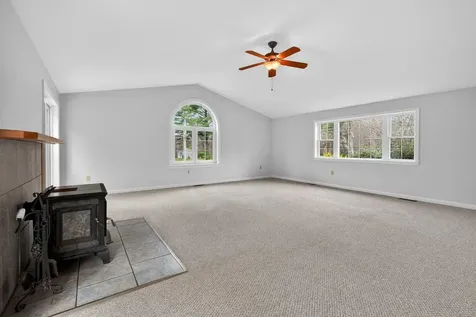 2 Windsor Drive Litchfield NH 03052