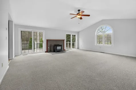 2 Windsor Drive Litchfield NH 03052