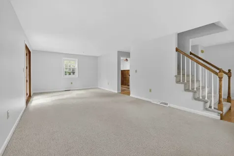 2 Windsor Drive Litchfield NH 03052