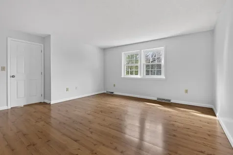 2 Windsor Drive Litchfield NH 03052