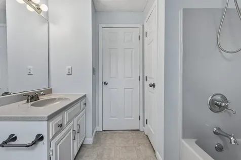 2 Windsor Drive Litchfield NH 03052