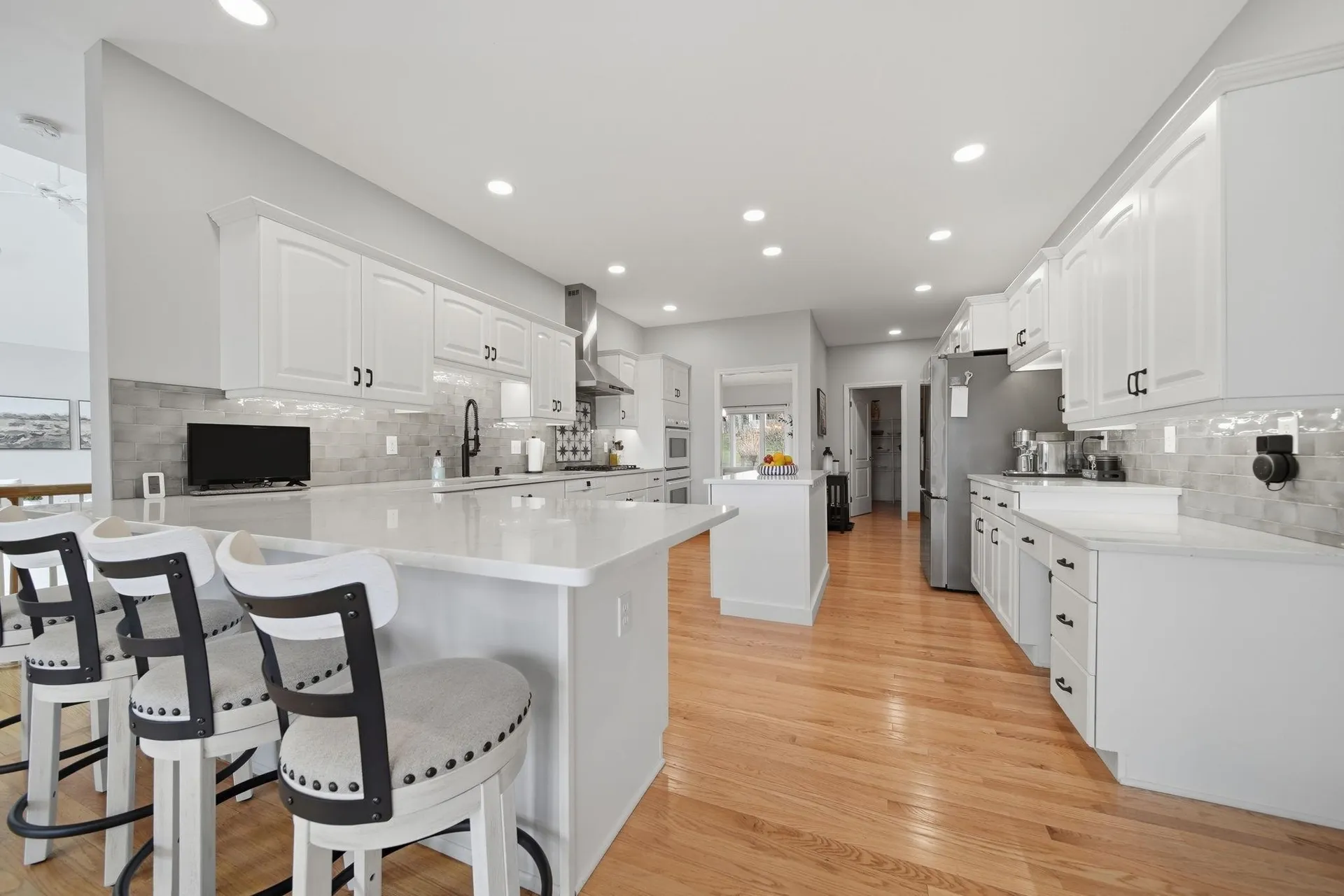 8 Ledgewood Drive Londonderry NH 03053